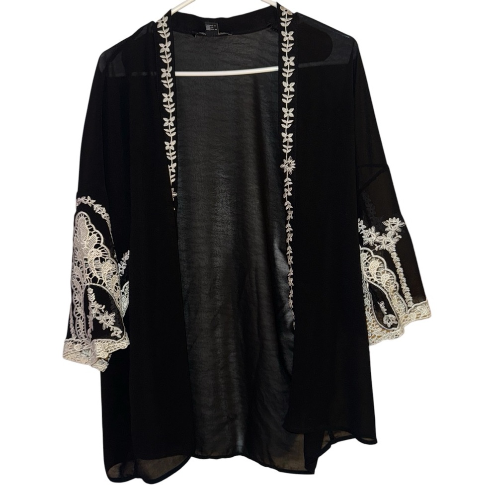 Forever 21 Contemporary Black Embroidery Kimono (s)